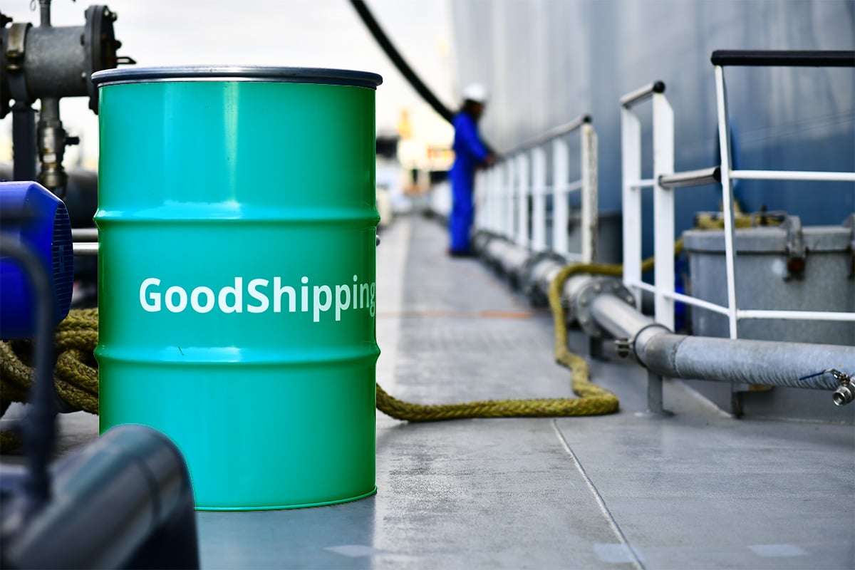 GoodShipping barrel green photo